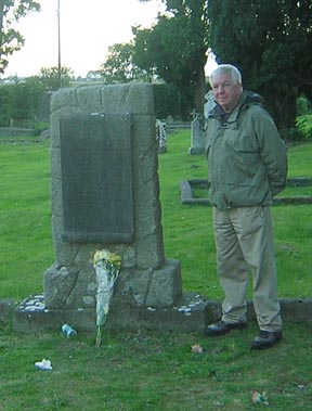 Paul White at Stephens grave.jpg